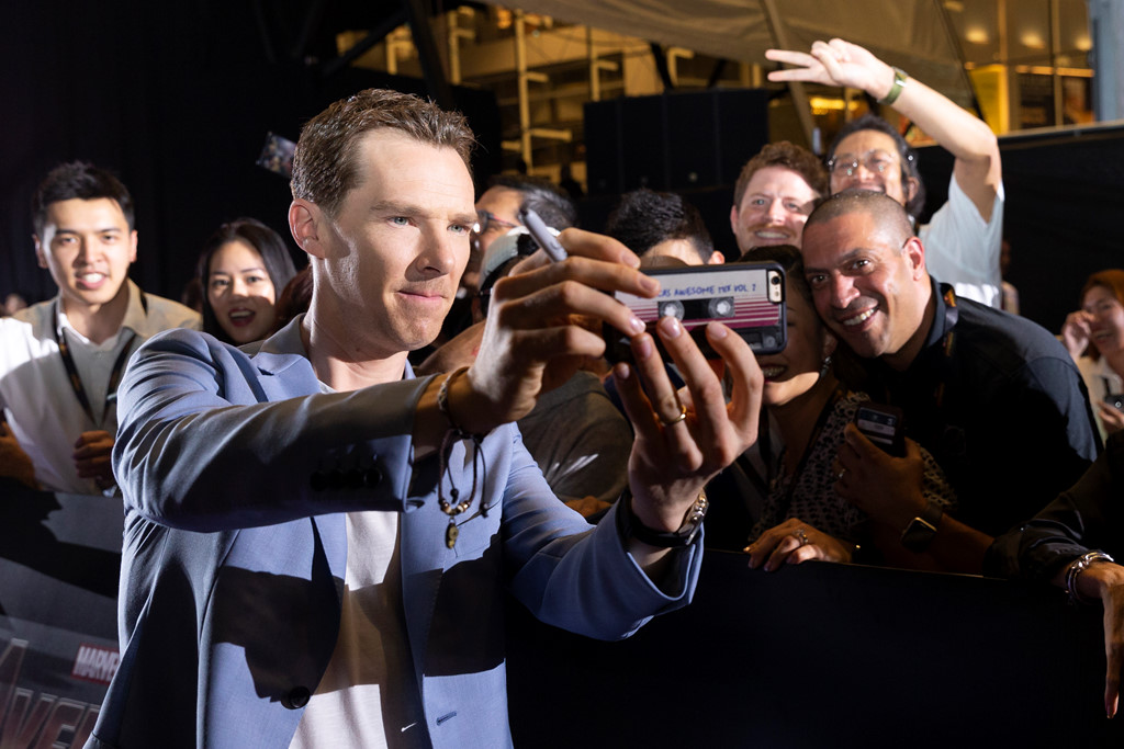 Fan Singapore đợi hơn 15 tiếng để gặp dàn sao Avengers: Infinity War’